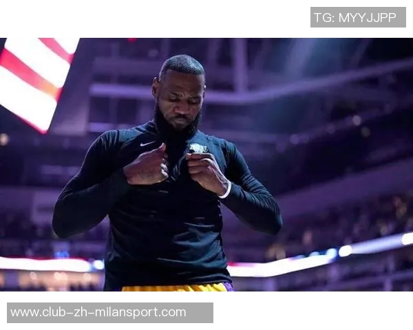 湖人期待詹姆斯在对阵马刺的比赛中强势复出缓解坐骨神经痛困扰